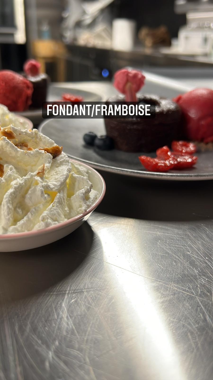 Fondant chocolat framboise — desserts maison du CabaRé