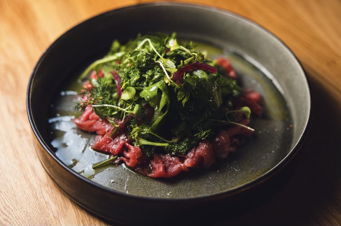 Fines tranches de bœuf aux herbes — nouvelle carte du CabaRé
